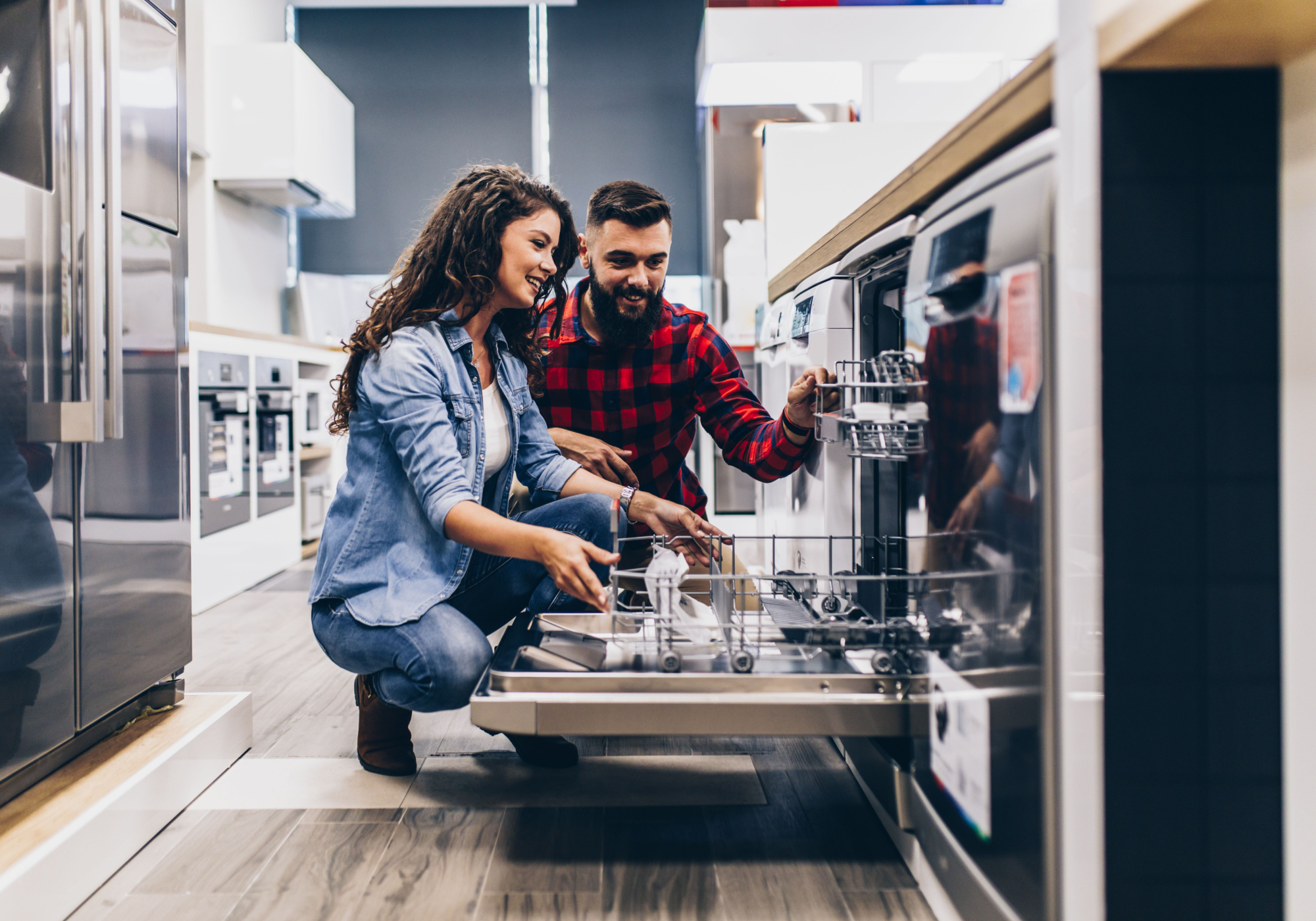 couple purchasing a dishwasher